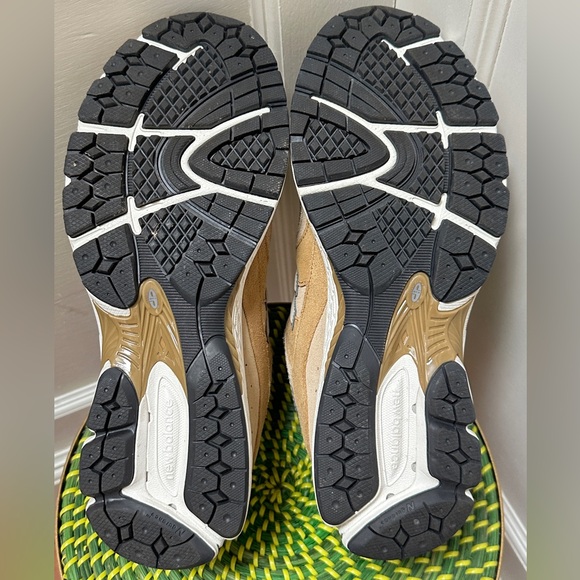 New Balance 2002R - Size: US Men’s 11 - Picture 6 of 6